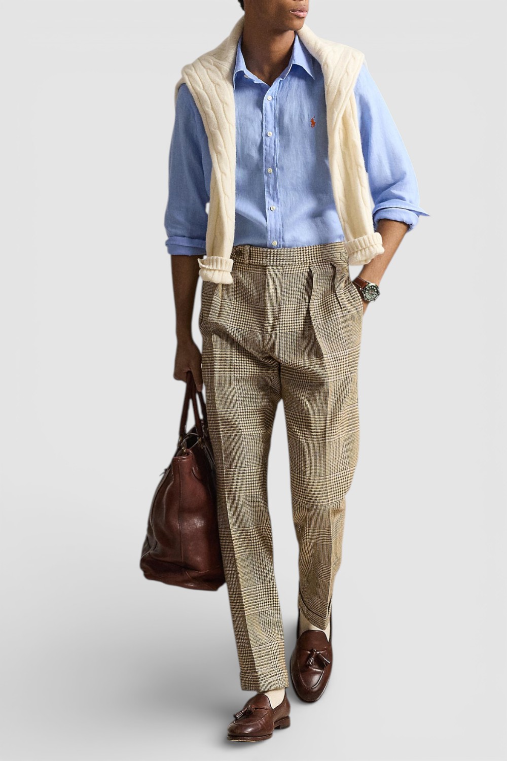 תמונת כל הלוק של חולצה מכופתרת פשתן